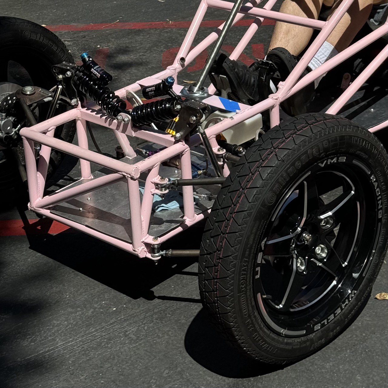 Front suspension assembly fully assembled on chassis